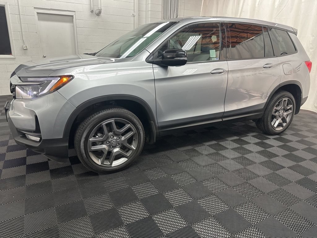 Used 2023 Honda Passport EX-L image 2