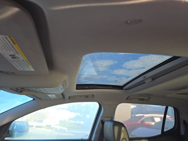 Used 2023 GMC Acadia SLT w/ Preferred Package image 12