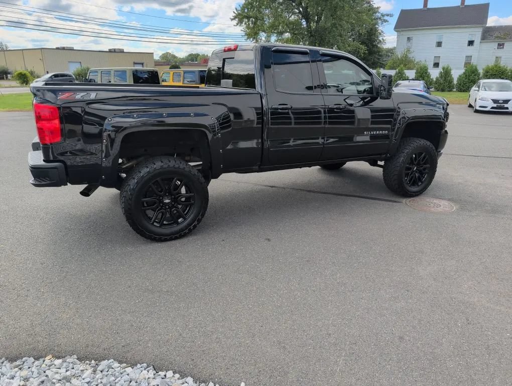 Used 2018 Chevrolet Silverado 1500 LT w/ All Star Edition AWD/4WD image 6