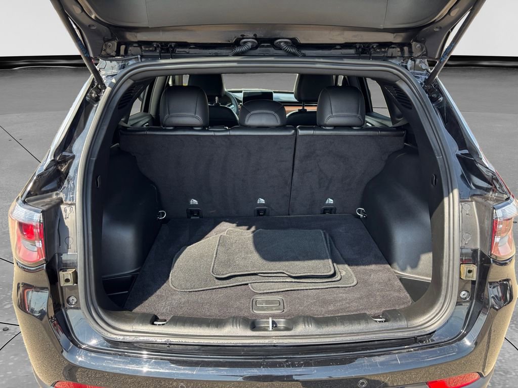 Used 2024 Jeep Compass Limited image 5