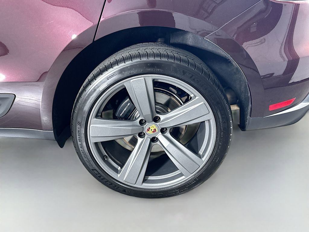 New 2026 Porsche Macan Turbo AWD/4WD image 32