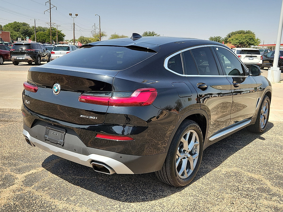 Used 2024 BMW X4 xDrive30i w/ Parking Assistance Package AWD/4WD image 3