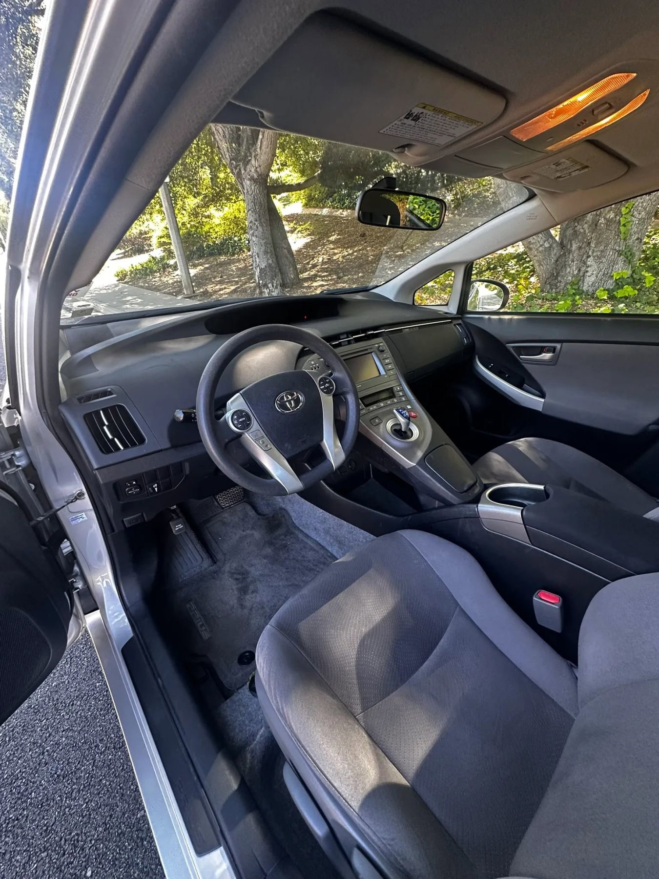 Used 2015 Toyota Prius Three image 12