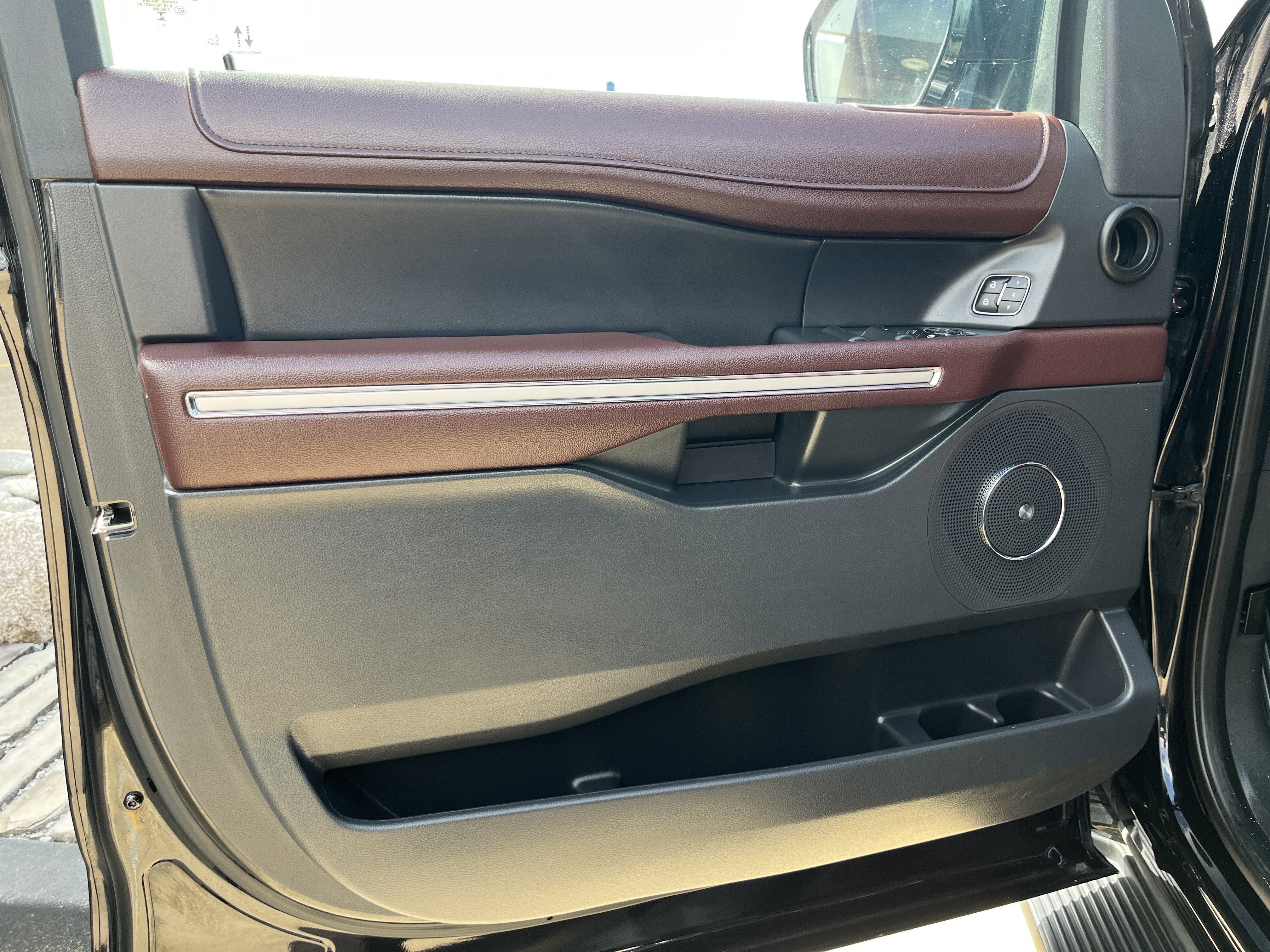 Used 2024 Ford Expedition Max Limited RWD image 31