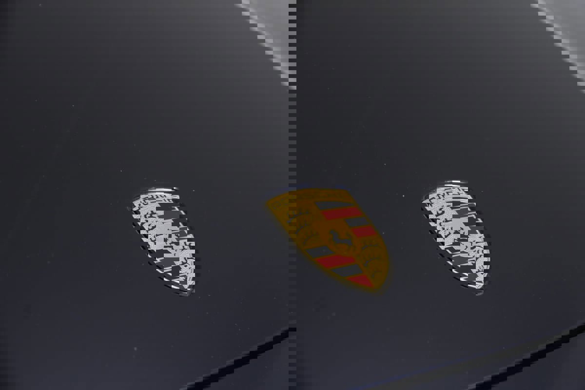 Used 2022 Porsche Cayenne Platinum Edition w/ Premium Package Plus image 22