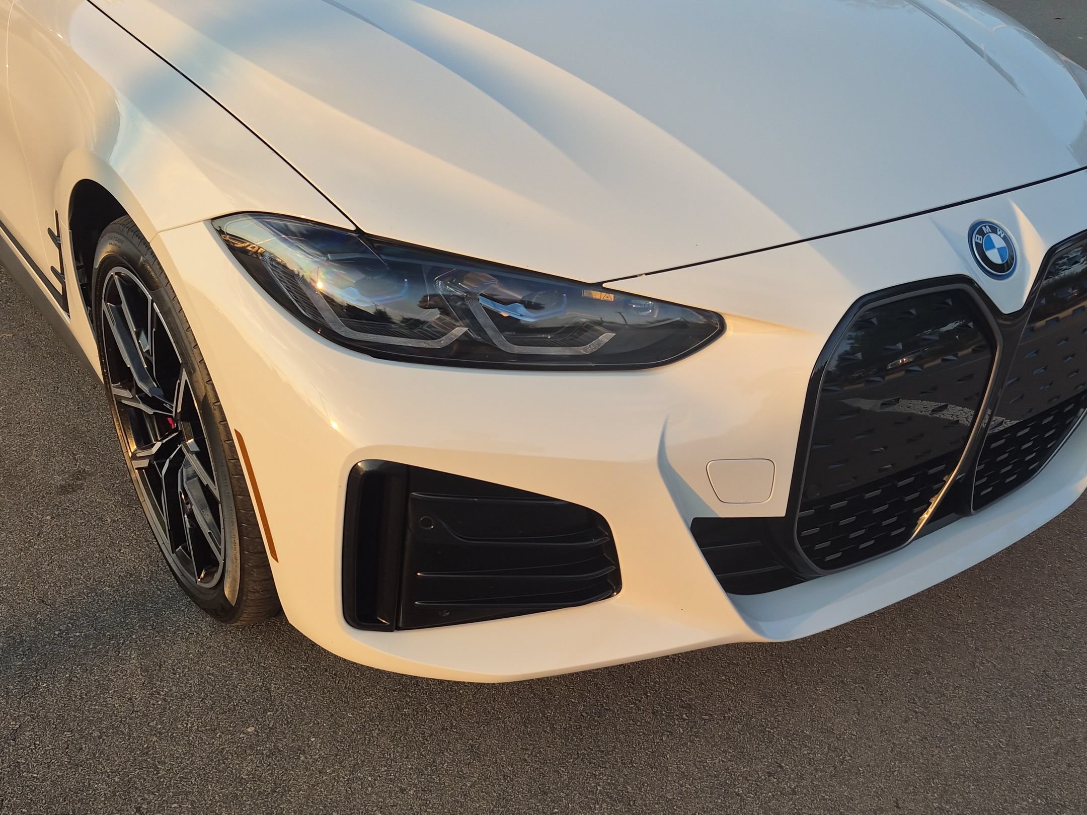 Used 2023 BMW i4 eDrive40 w/ M Sport Package RWD image 10