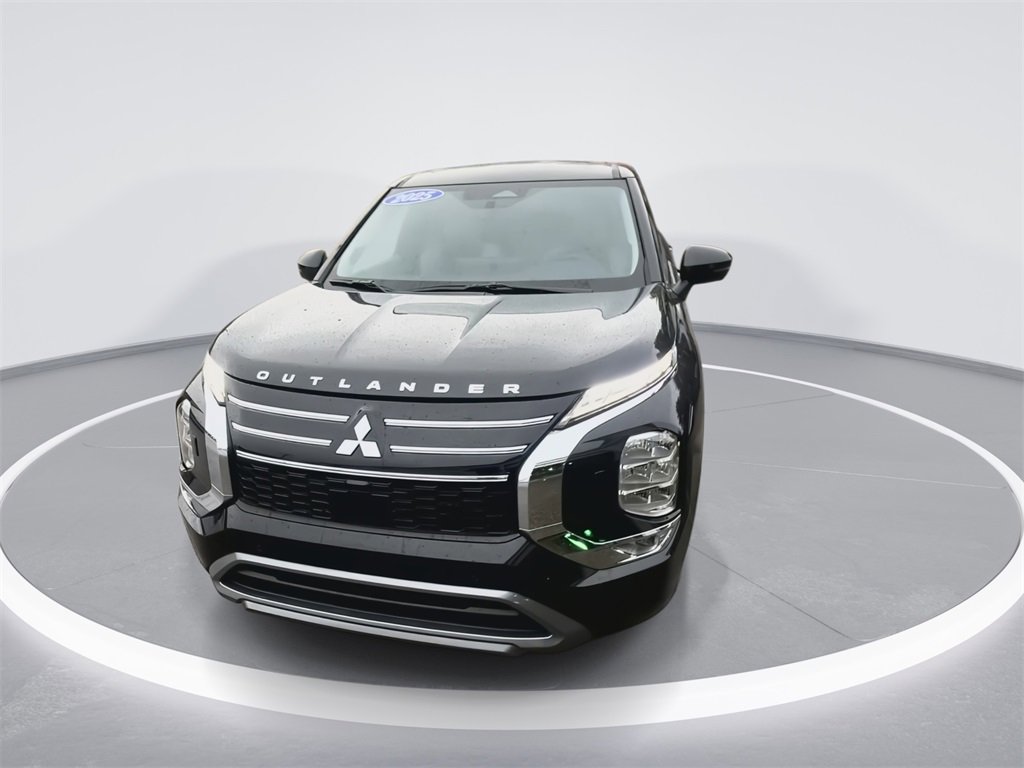 New 2025 Mitsubishi Outlander SE image 4