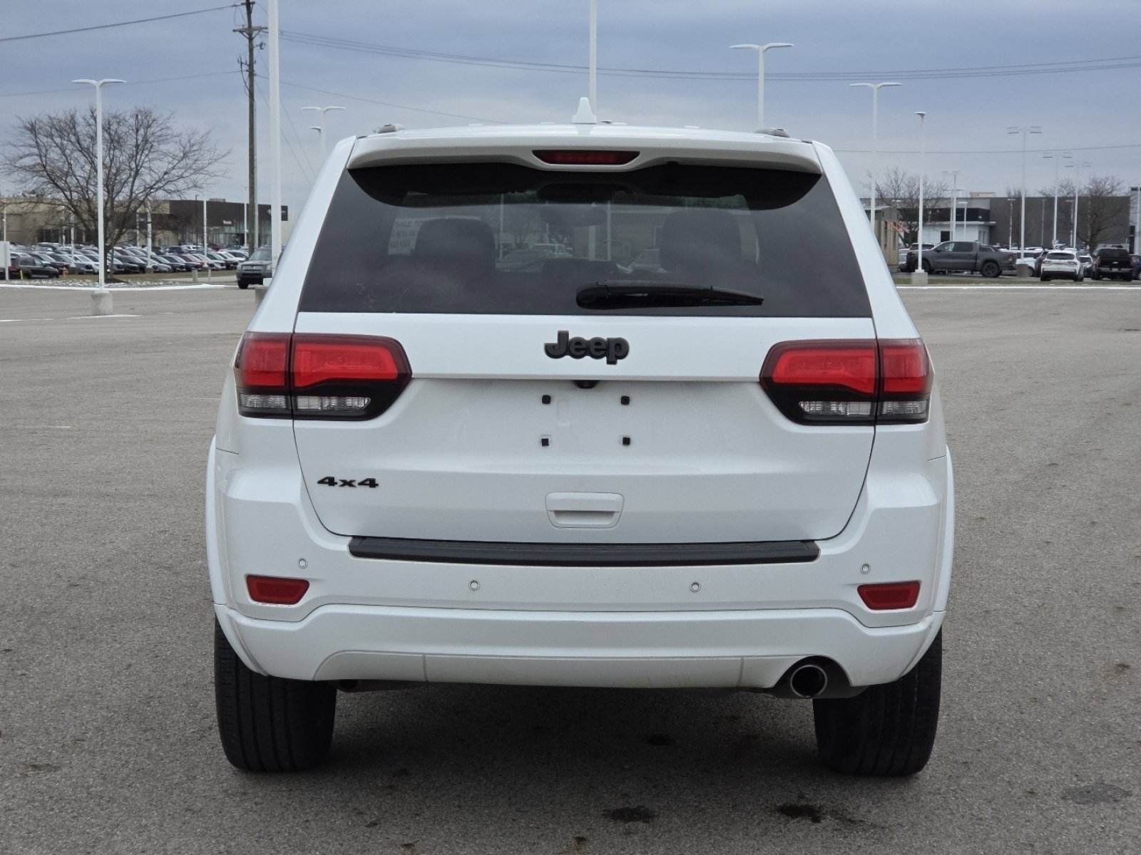 Used 2019 Jeep Grand Cherokee Altitude image 16