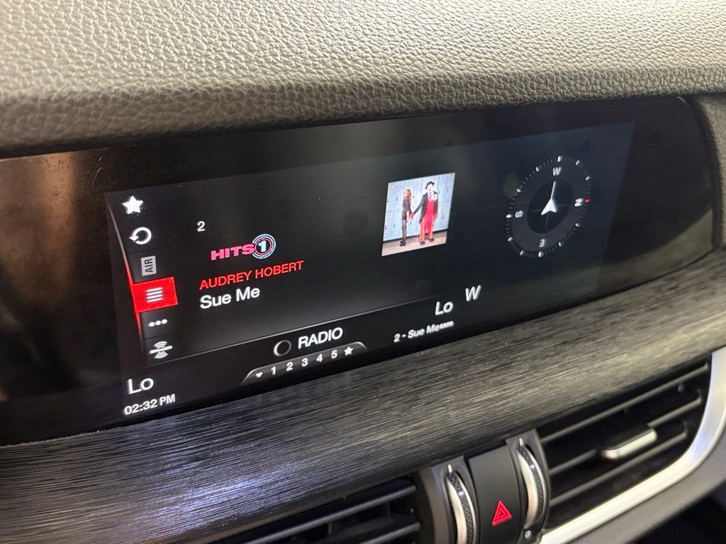 Used 2019 Alfa Romeo Stelvio w/ Nero Edizione RWD image 32