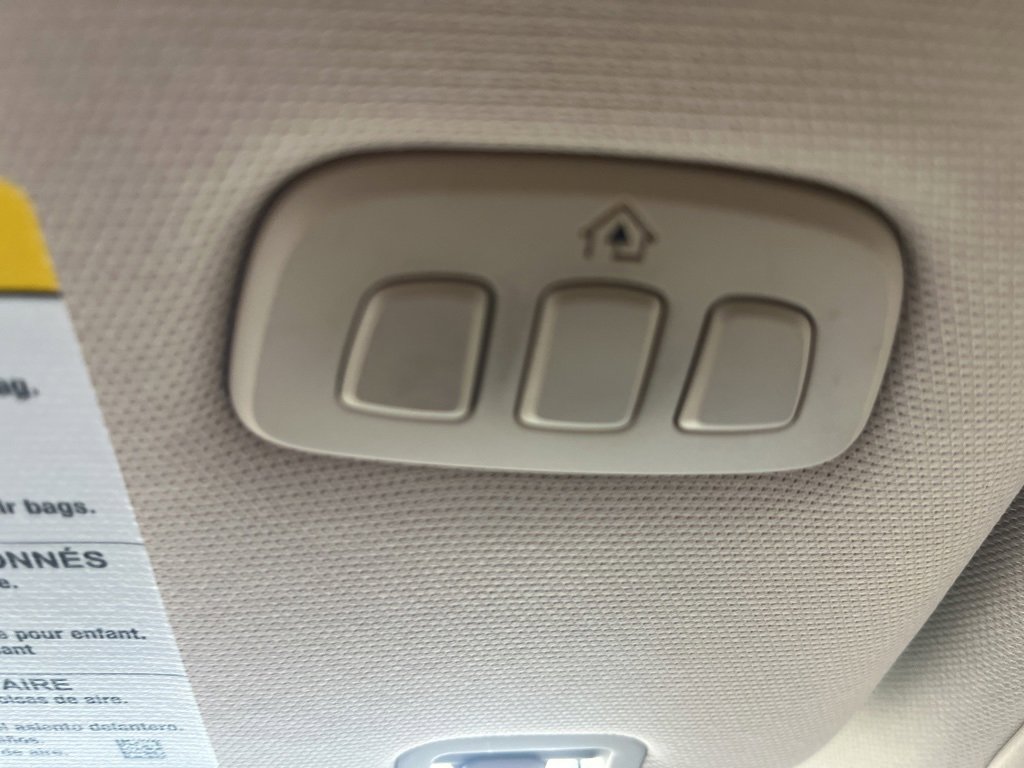 Used 2020 Ford Explorer Platinum w/ Premium Technology Package image 23