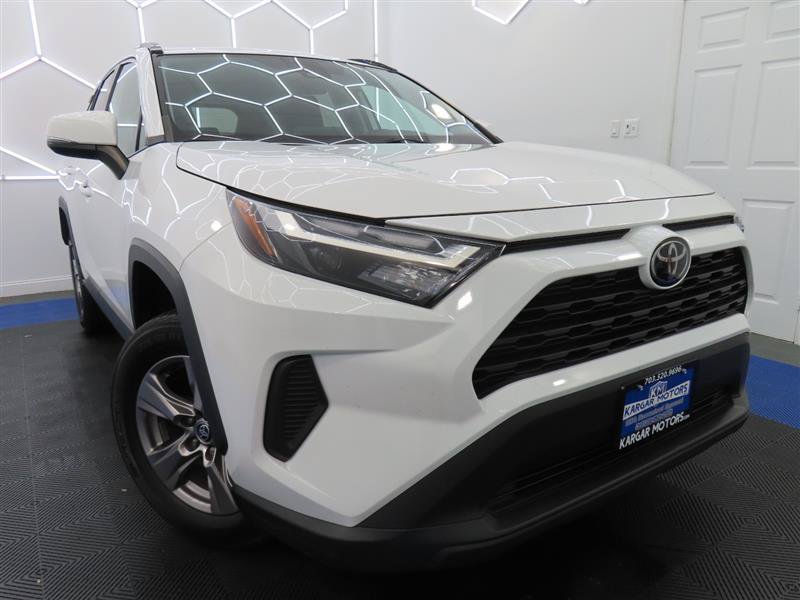 Used 2022 Toyota RAV4 XLE FWD image 3