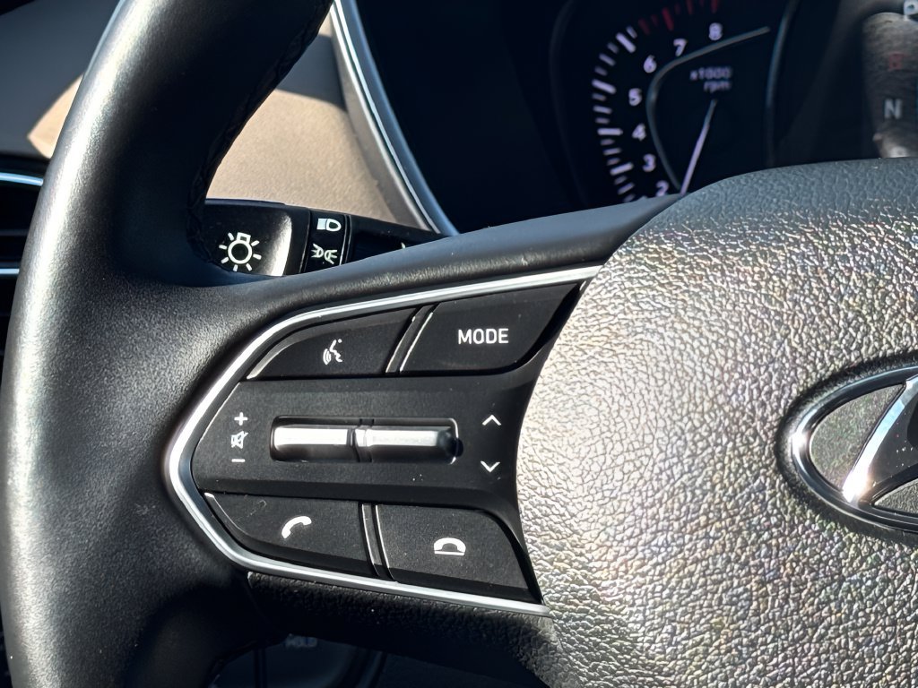 Used 2020 Hyundai Santa Fe Limited AWD/4WD image 15