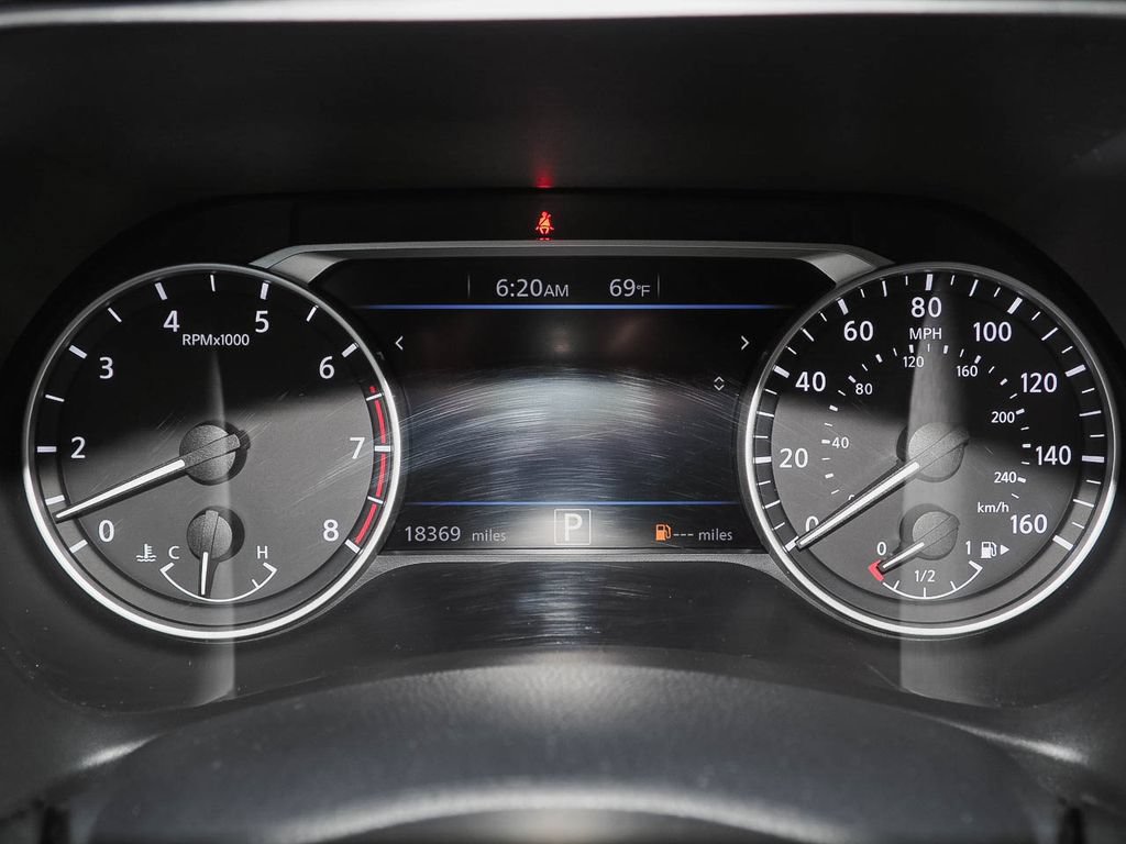 Used 2025 Nissan Sentra SR FWD image 16