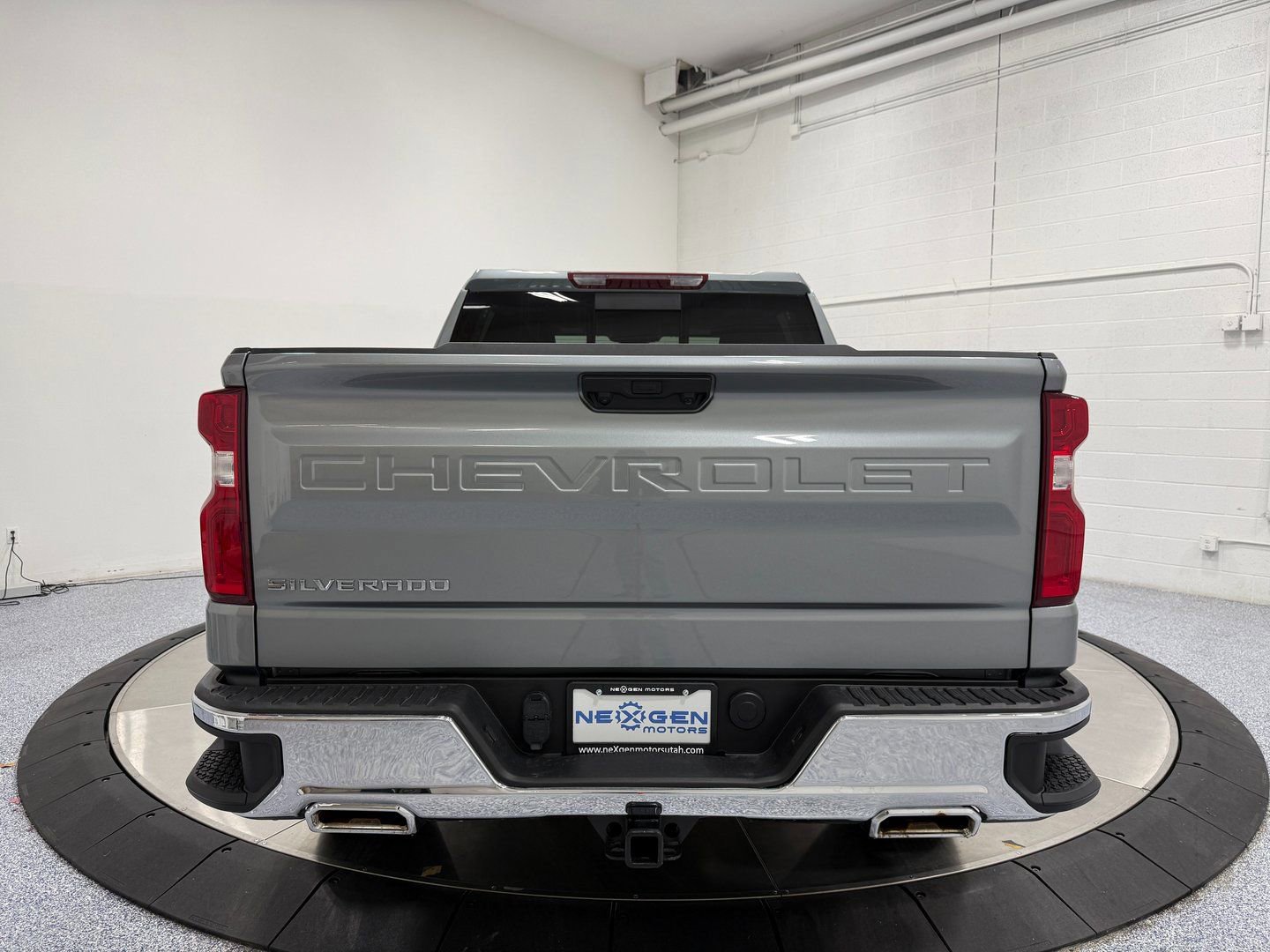 Used 2025 Chevrolet Silverado 1500 RST w/ Convenience Package II AWD/4WD image 6