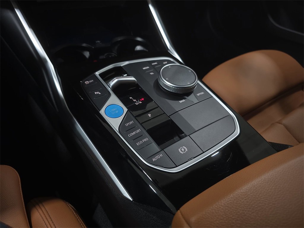 Used 2024 BMW i4 eDrive35 image 21