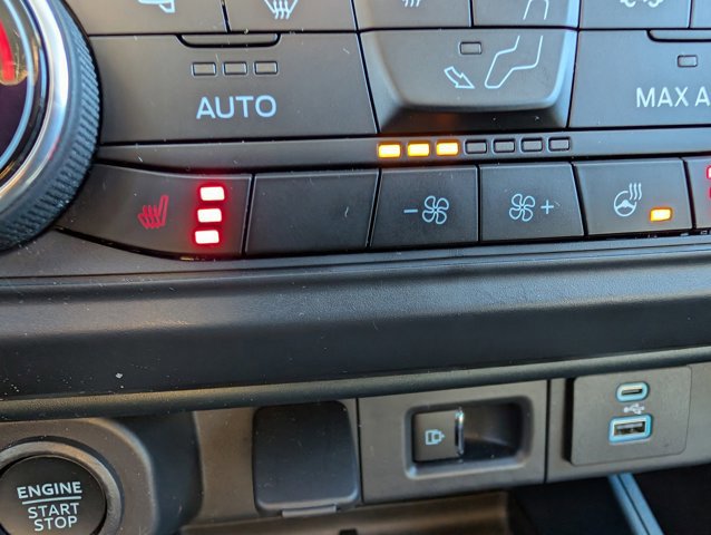 Certified 2024 Ford Maverick Lariat w/ Black Appearance Package image 20