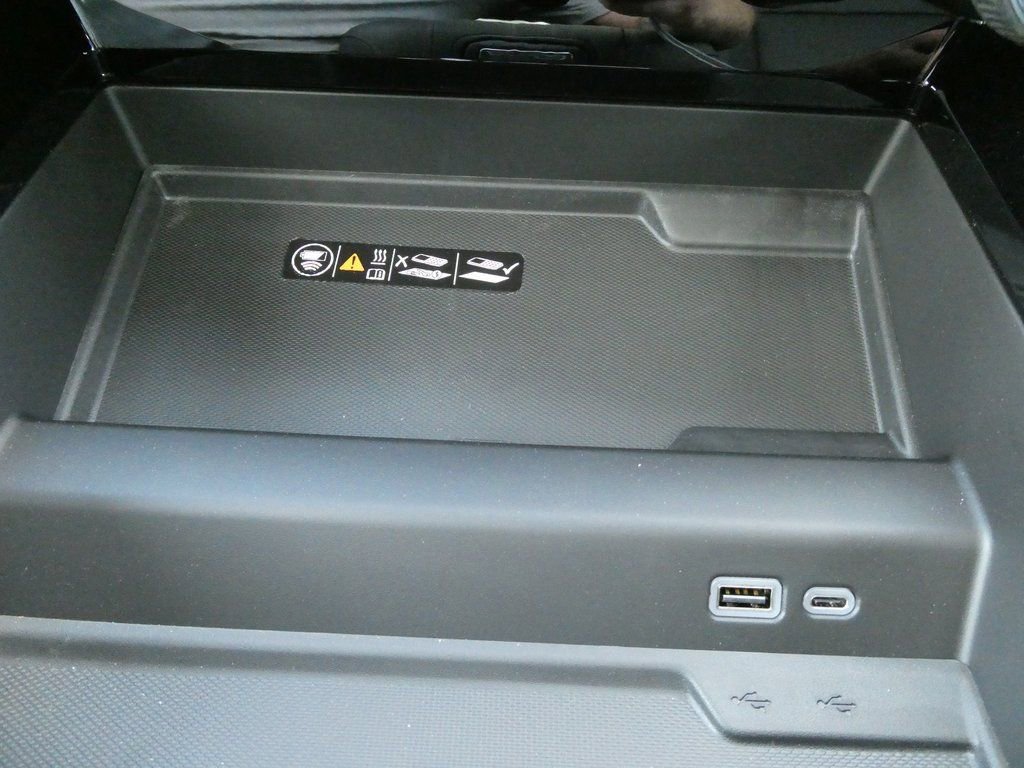 New 2026 Chevrolet Suburban High Country image 29