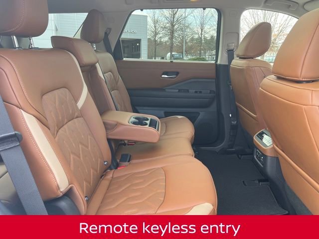 New 2026 Nissan Pathfinder Platinum image 12