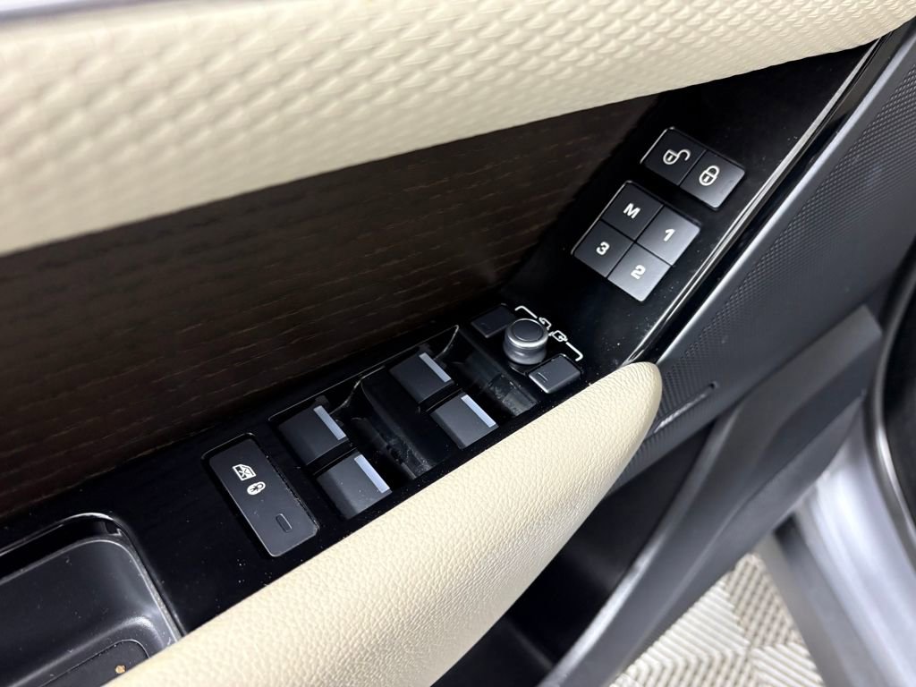 Used 2020 Land Rover Range Rover Velar S image 13