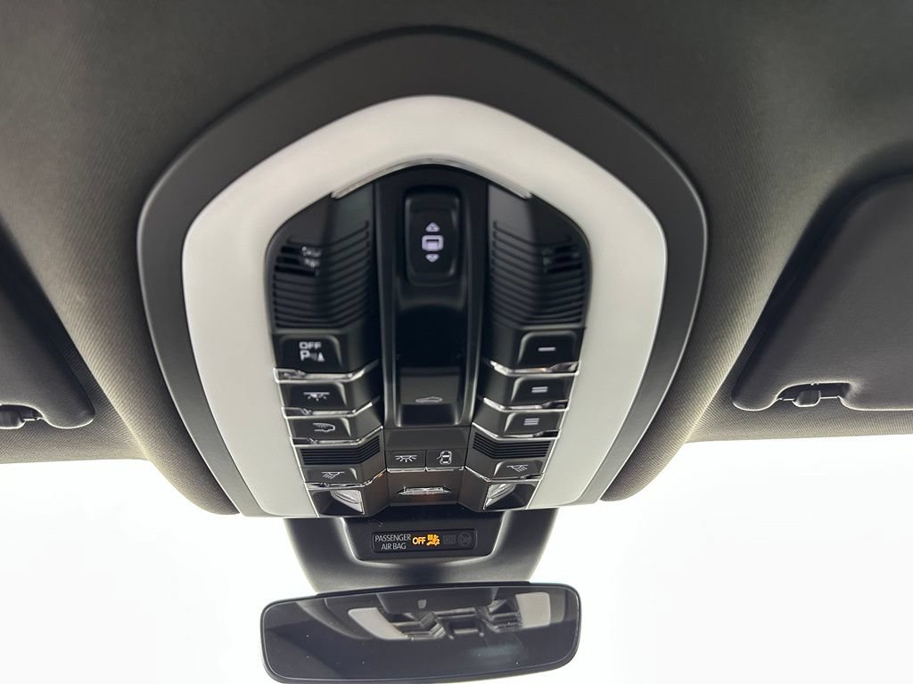 Certified 2026 Porsche Macan Turbo AWD/4WD image 29