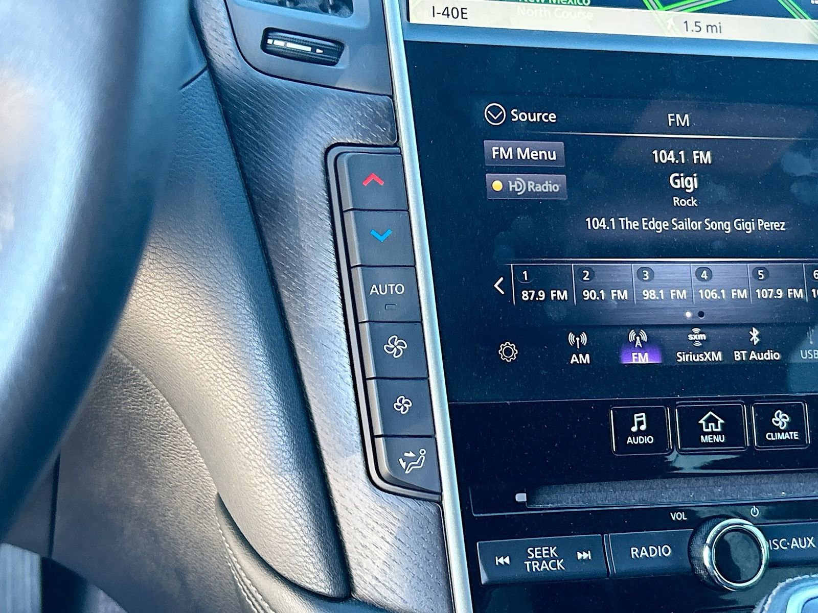 Used 2023 INFINITI Q50 Sensory image 16