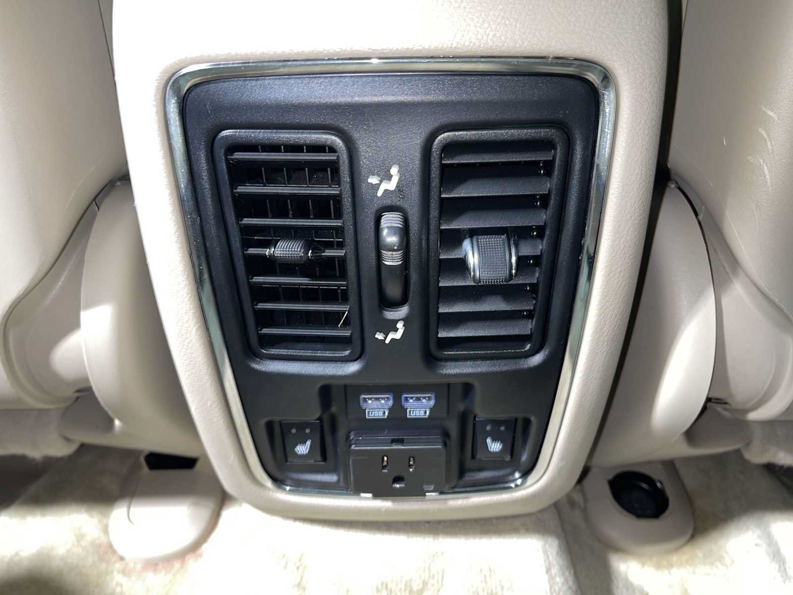 Used 2017 Jeep Grand Cherokee Overland AWD/4WD image 25