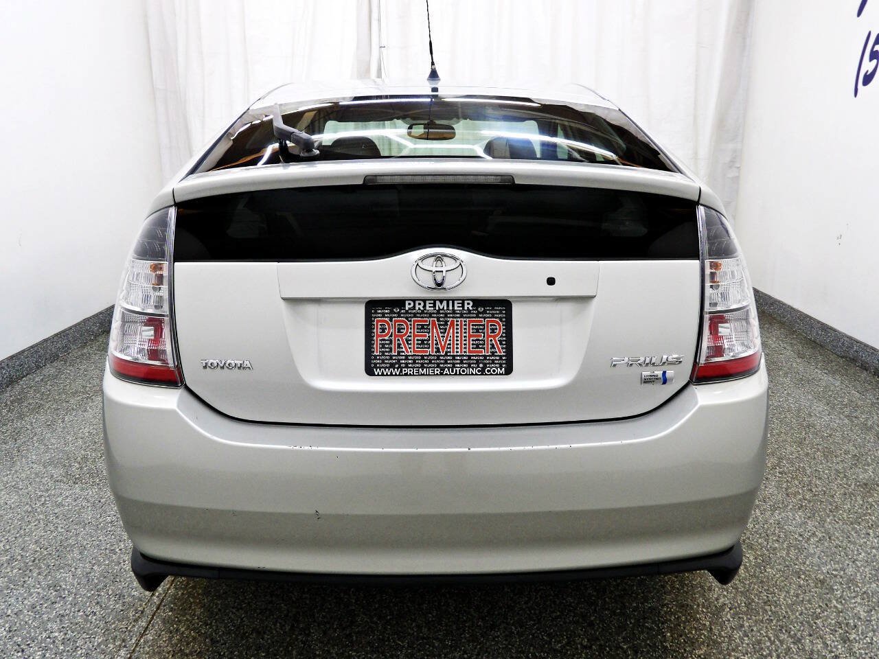 Used 2005 Toyota Prius w/ Pkg 6 FWD image 5