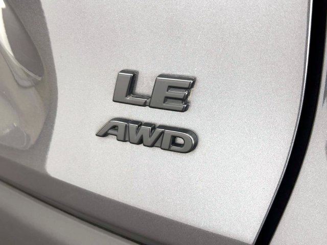 Used 2023 Toyota RAV4 LE AWD/4WD image 10