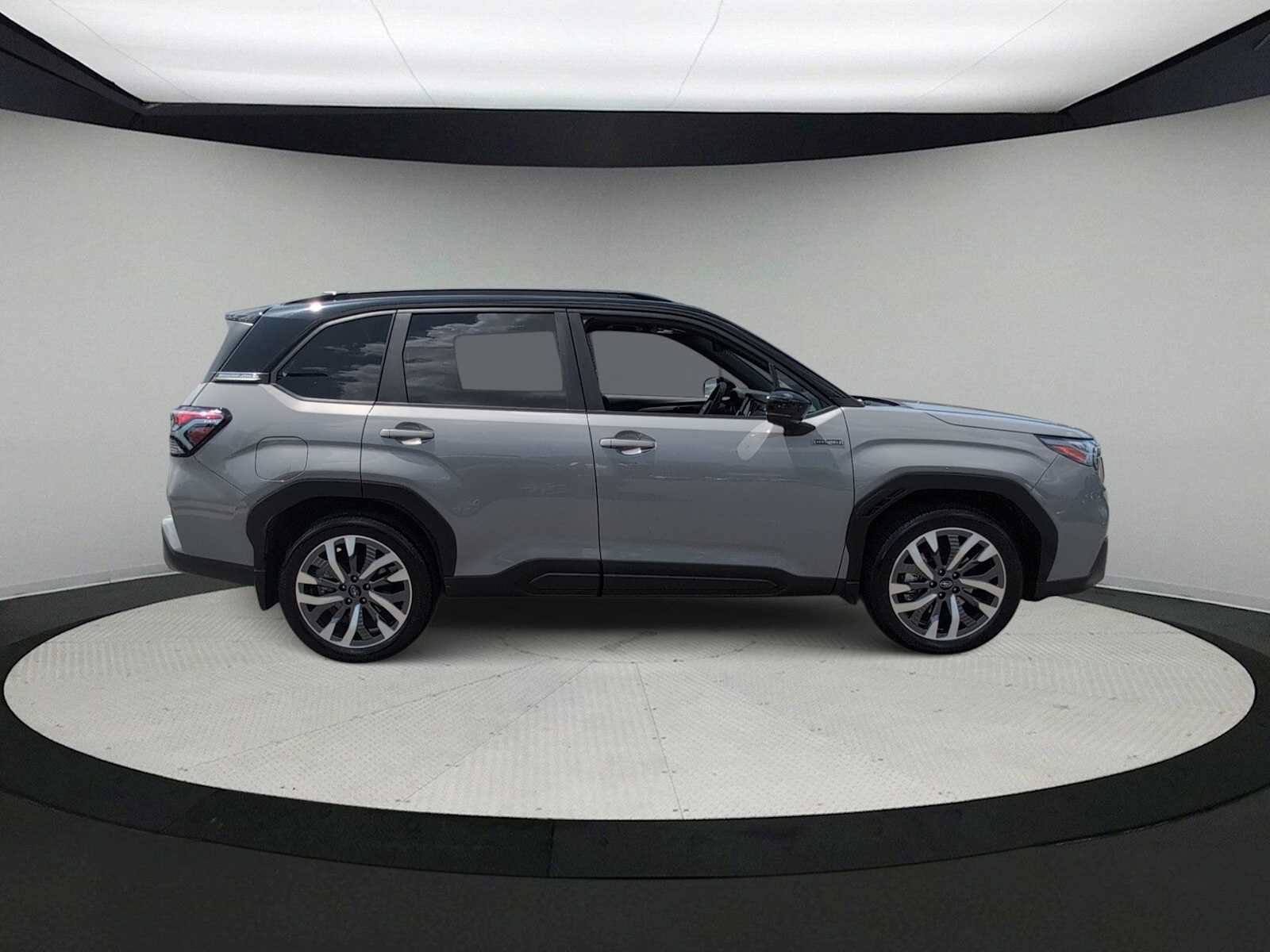 Used 2025 Subaru Forester Touring AWD/4WD image 9