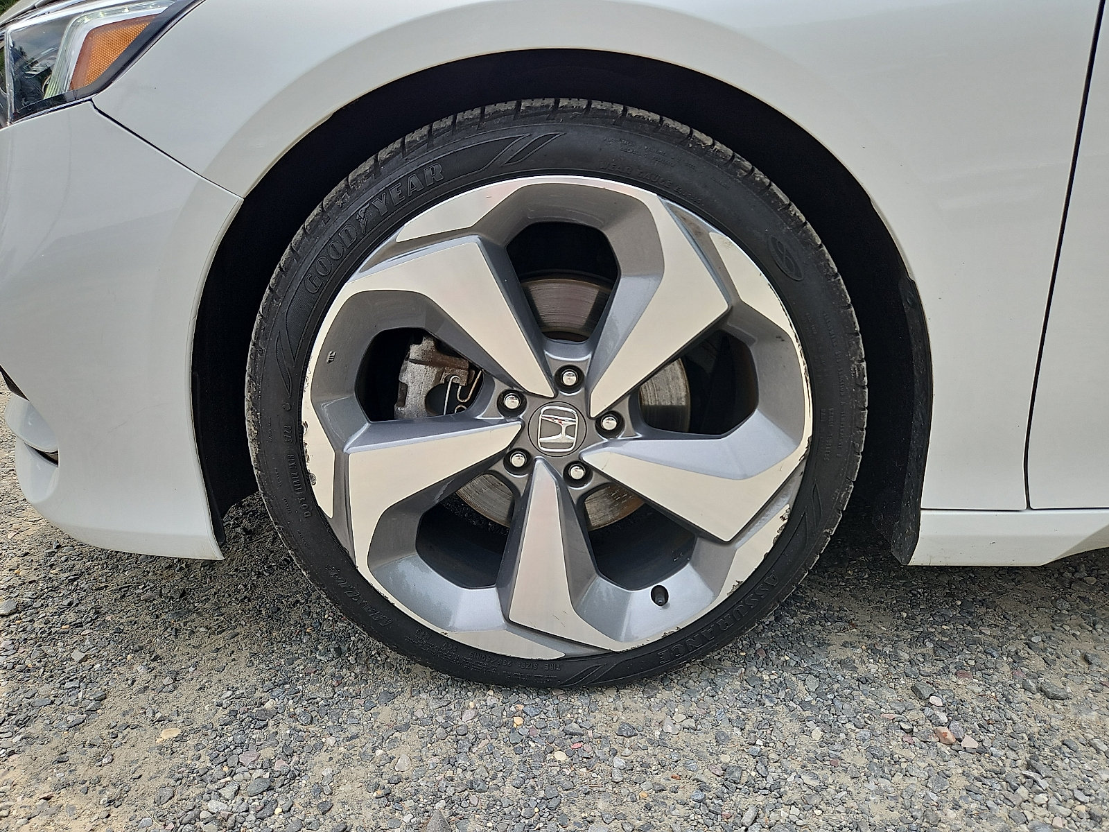 Used 2018 Honda Accord Touring image 9