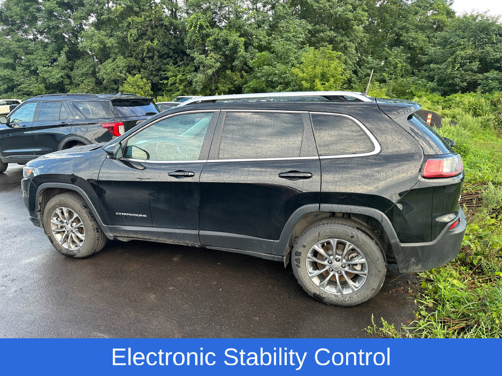 Used 2021 Jeep Cherokee Latitude Plus AWD/4WD image 5