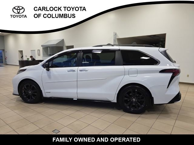 Used 2021 Toyota Sienna XSE w/ XSE Plus Package image 9