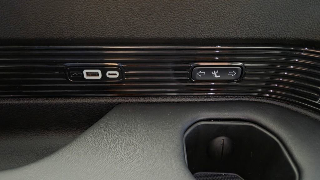 Used 2023 Jeep Grand Wagoneer L Series III w/ Quick Order Packagew 28T image 37