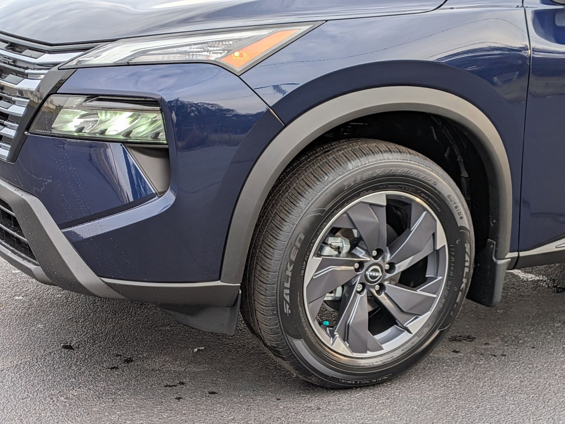New 2026 Nissan Rogue SV FWD image 9