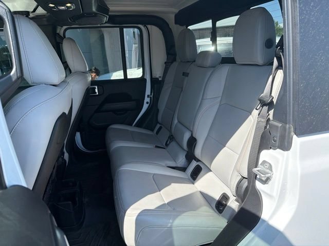 Used 2021 Jeep Gladiator Mojave AWD/4WD image 11
