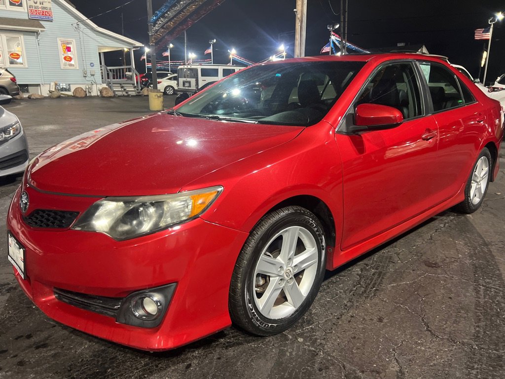 Used 2012 Toyota Camry SE image 3
