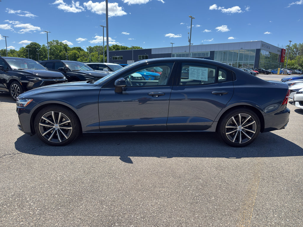 Used 2022 Volvo S60 B5 Inscription FWD image 6