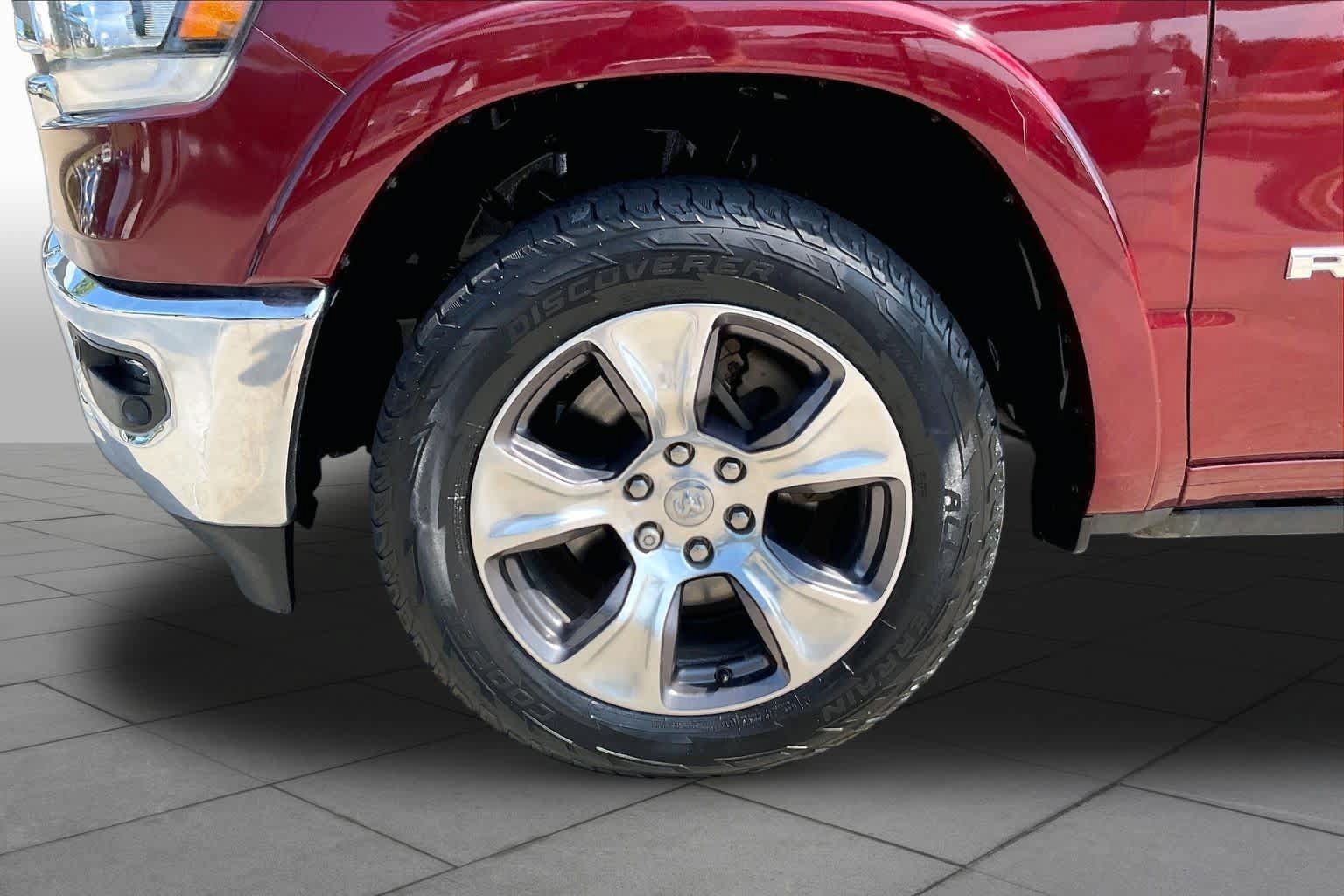 Used 2019 RAM 1500 Laramie AWD/4WD image 11