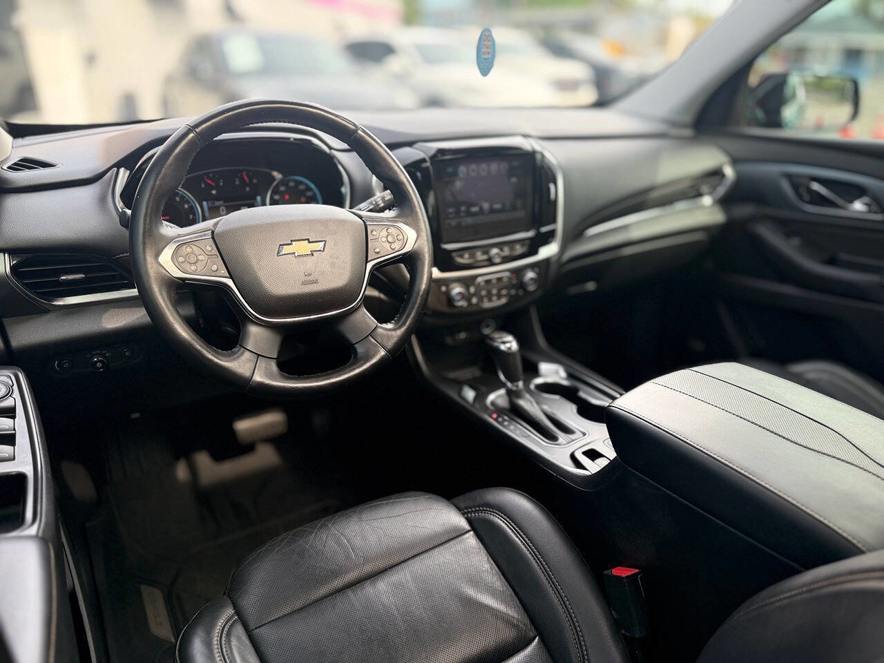 Used 2018 Chevrolet Traverse Premier w/ Driver Confidence II Package FWD image 14