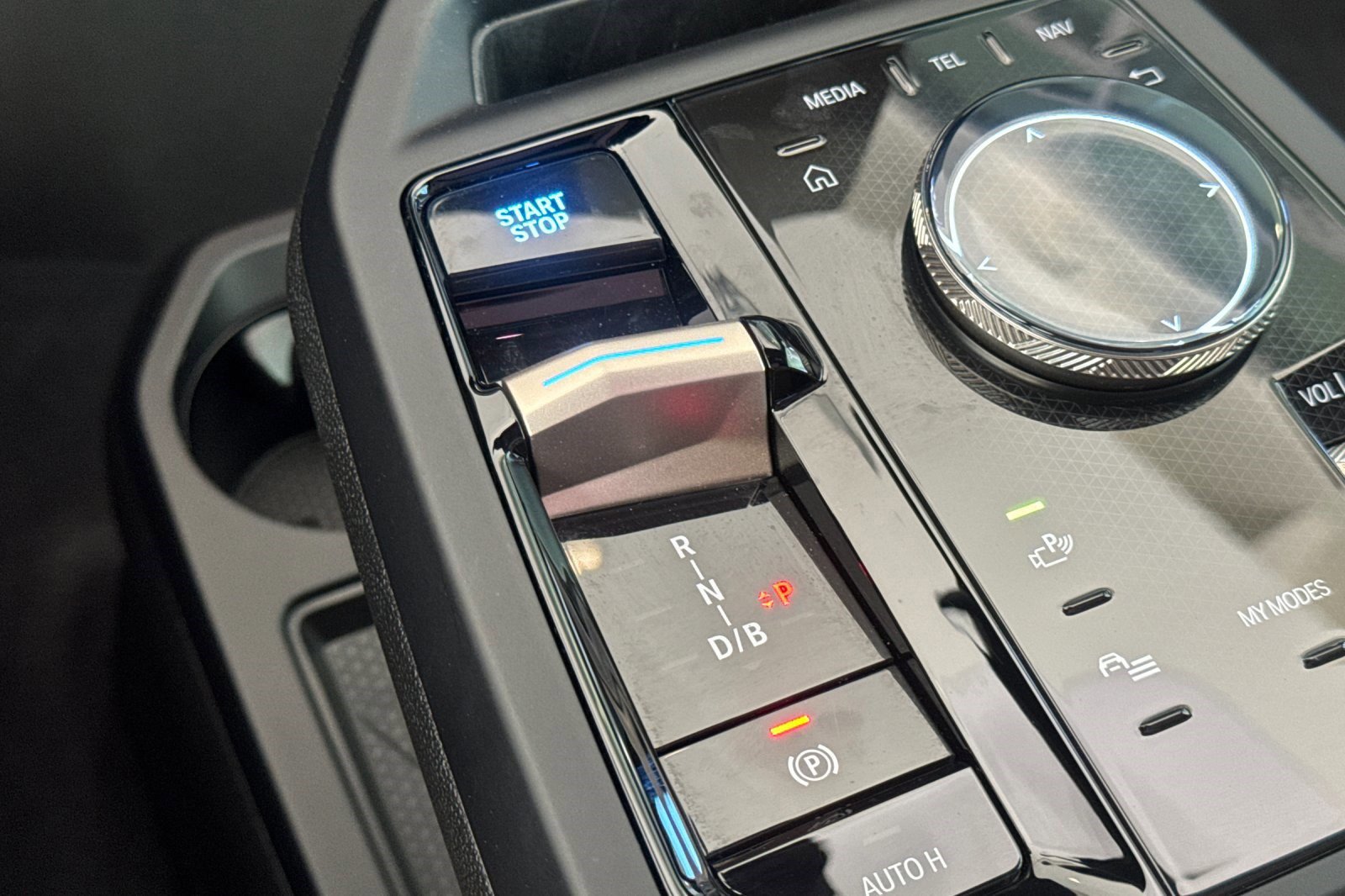 Used 2026 BMW iX xDrive45 image 25