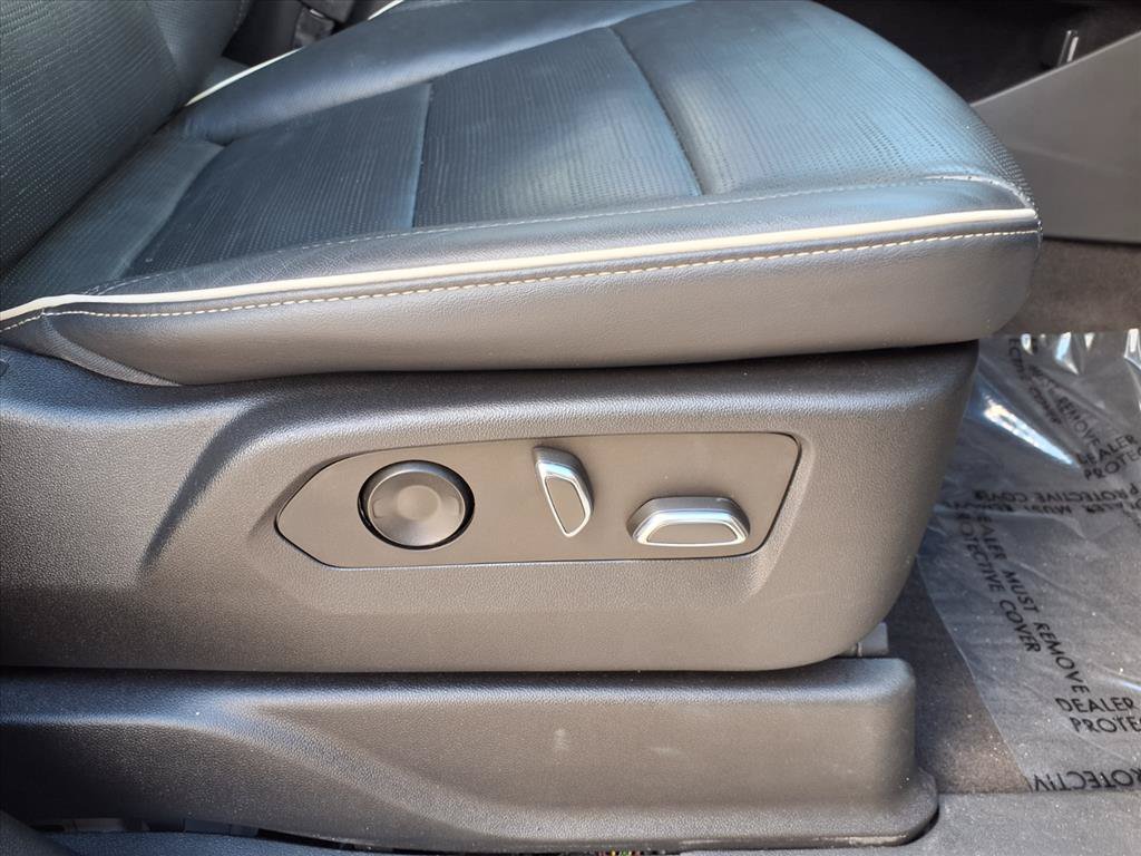 Used 2022 Cadillac Escalade Premium Luxury RWD image 10