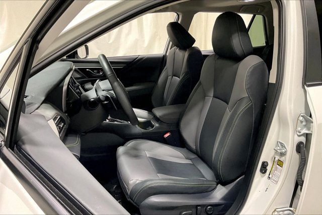 Used 2025 Subaru Outback Onyx Edition AWD/4WD image 25