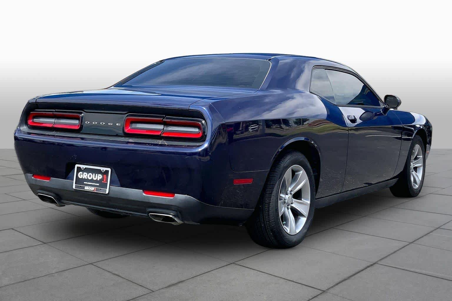 Used 2016 Dodge Challenger SXT image 13