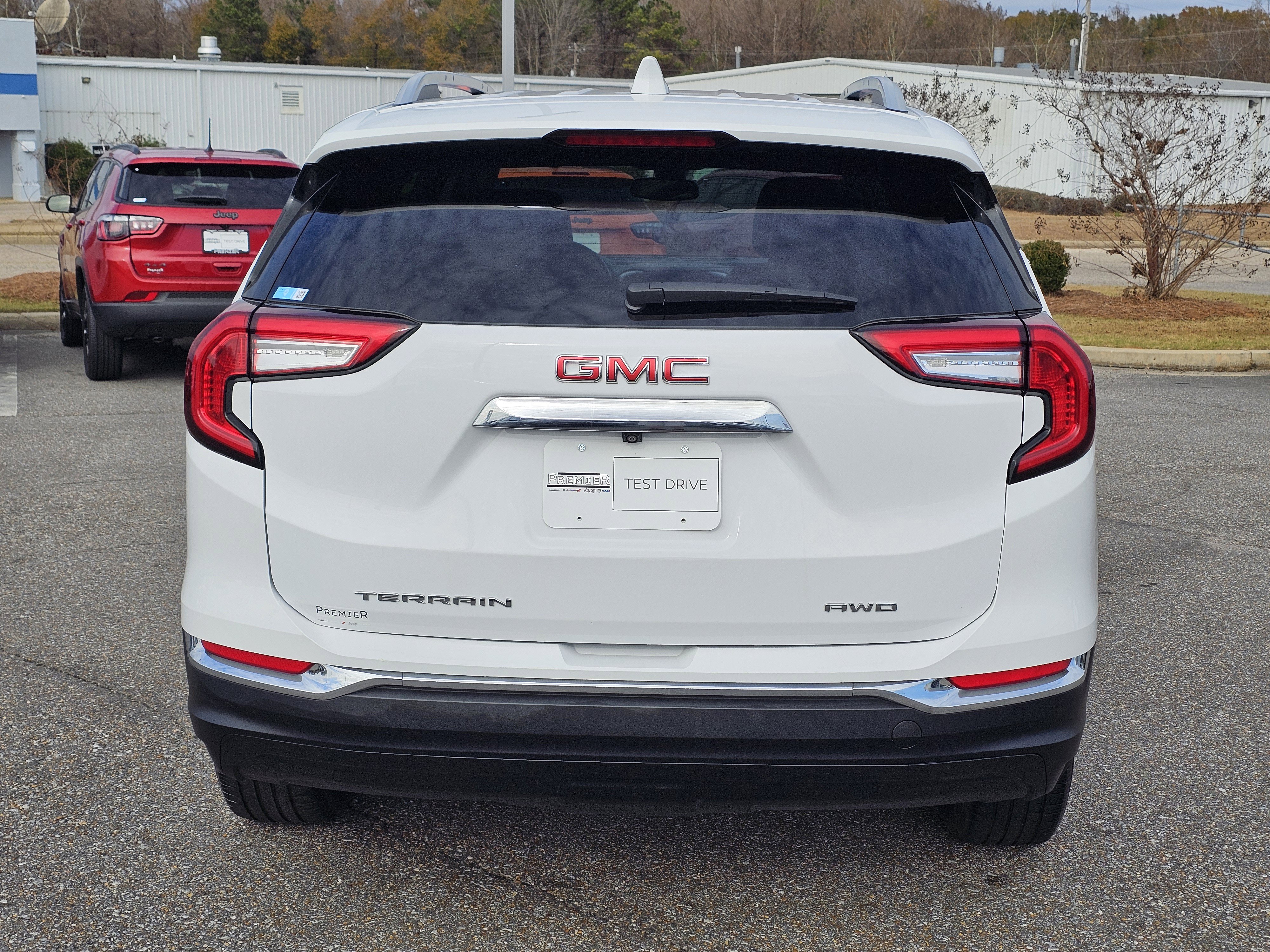 Used 2024 GMC Terrain SLT image 10