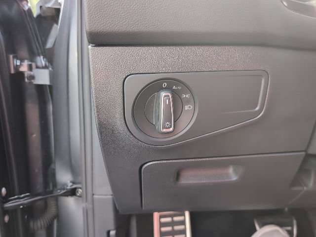 Used 2023 Volkswagen Tiguan SE R-Line image 23