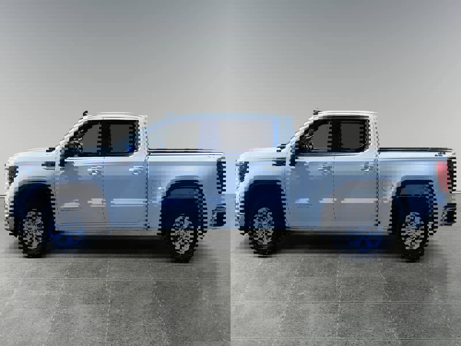 Used 2023 GMC Sierra 1500 SLE image 2