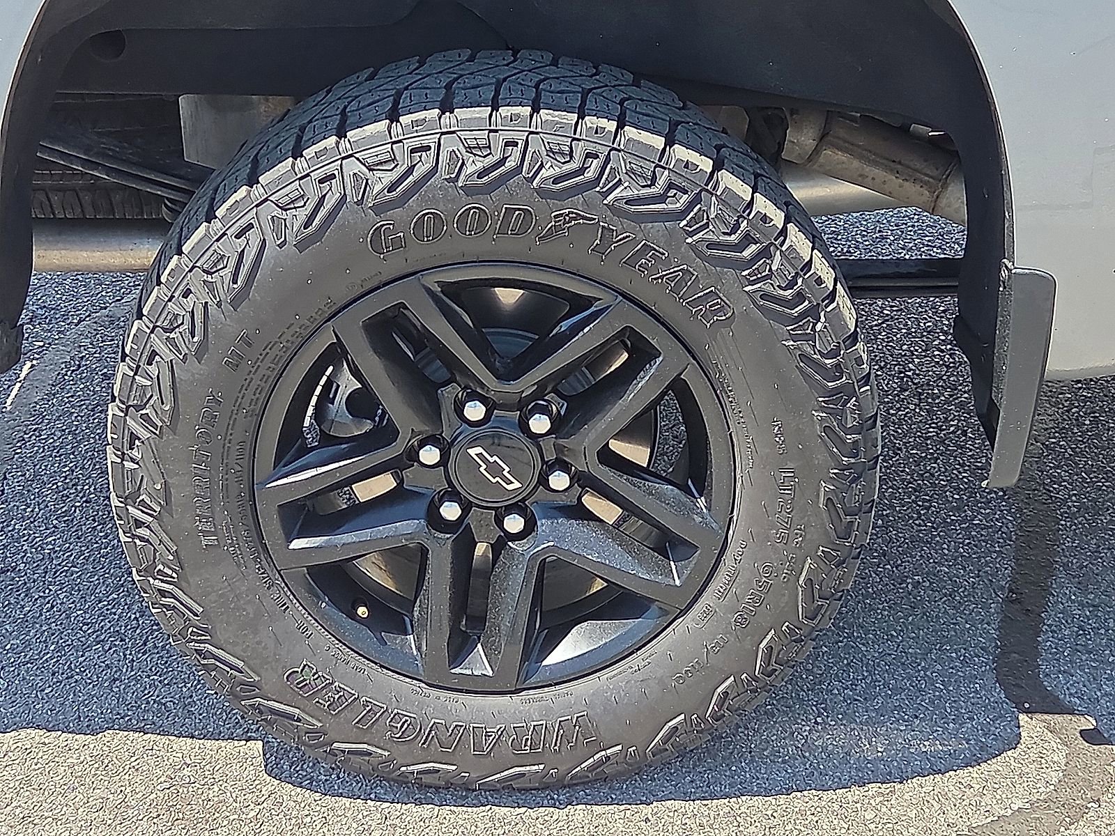 Used 2024 Chevrolet Silverado 1500 LT Trail Boss w/ LT Trail Boss Premium Package AWD/4WD image 7