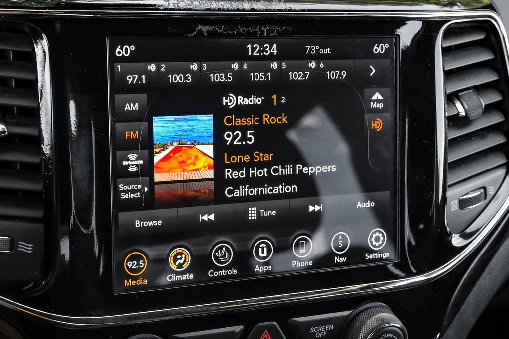 Used 2019 Jeep Grand Cherokee Altitude image 37