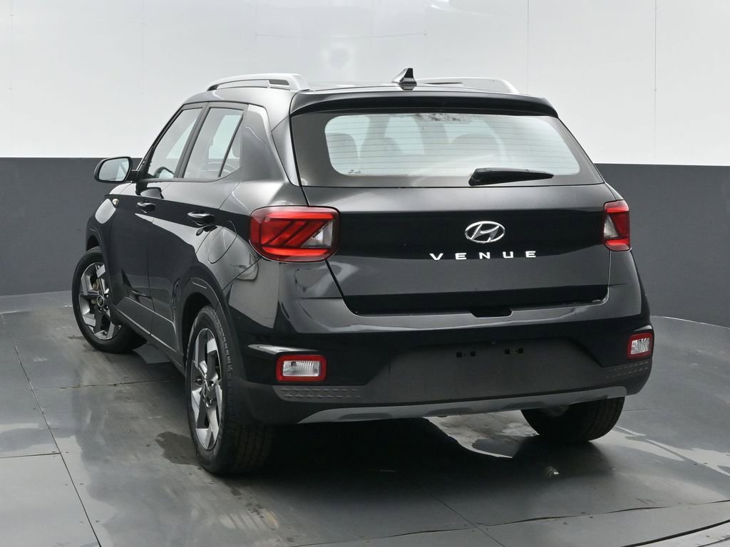 Used 2022 Hyundai Venue SEL image 6