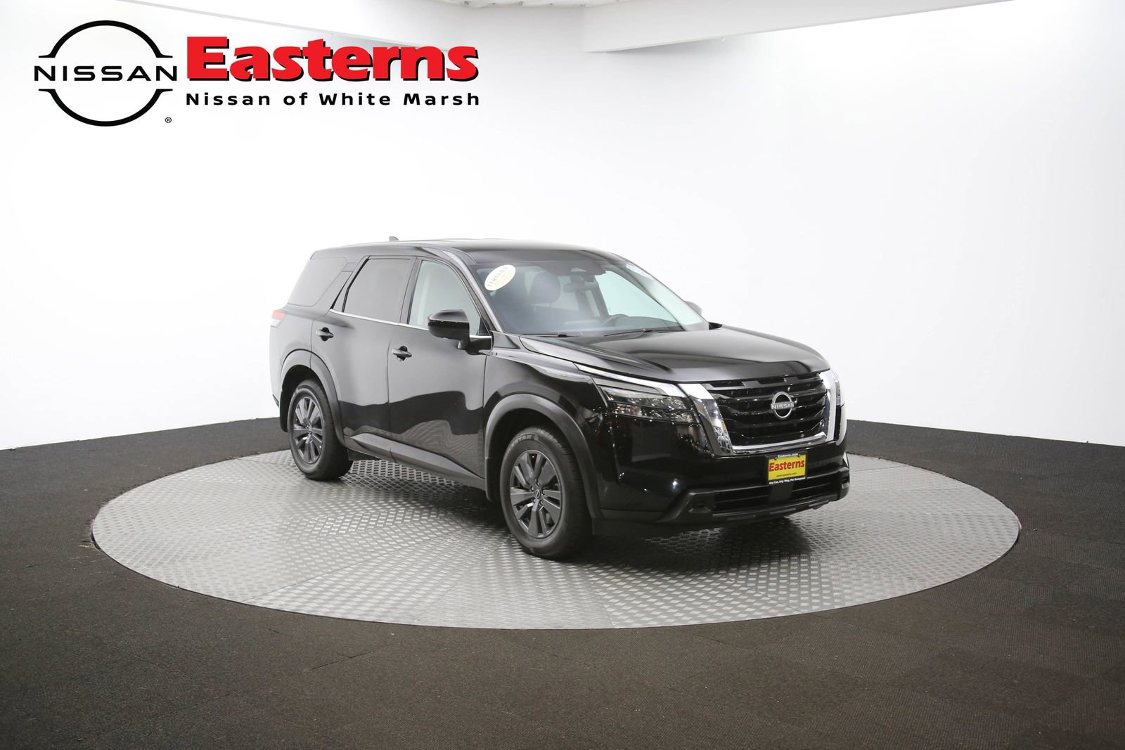 Used 2024 Nissan Pathfinder S image 99
